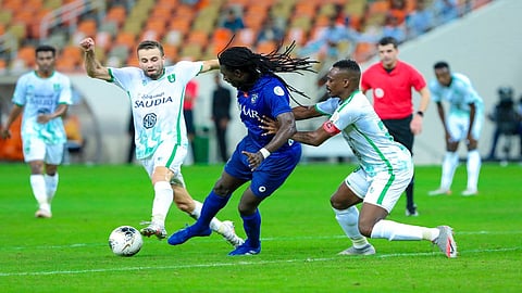 «خطأ في الترجمة» يُجبر جوميز على الاعتذار لجمهور الأهلي