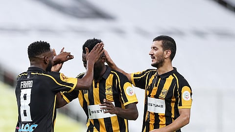 الاتحاد يسيطر والهلال يغيب.. التشكيلة المثالية للجولة الـ 27