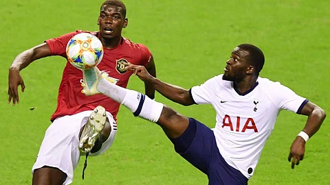 «كورونا» يهاجم الدوري الإنجليزي.. وبوجبا أحدث الضحايا