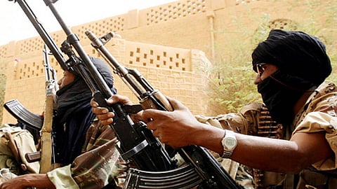 تنظيم القاعدة يسير على نهج الحوثي ويفجر مركزًا صحيًّا في البيضاء