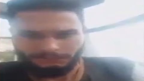 بالفيديو.. ضابط استخبارات موالٍ لفايز السراج يستقيل بعد واقعة اعتداء