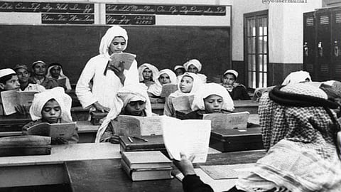 تعود لـ76 سنة.. صورة تاريخية توثق أول مدرسة في الظهران