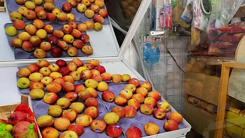 بلدية الشوقية تُغلق 4 منشآت تجارية مخالفة