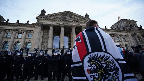 رئيس ألمانيا يدين بشدة محاولة متظاهرين اقتحام مبنى البرلمان