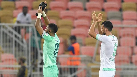 النصر يترقب.. الأهلي يكشف حقيقة رحيل العويس والسومة عن النادي