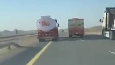 مقطع فيديو يوثق تهور سائق صهريج بترول ببيشة.. و«المرور» يتدخل