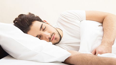 «النمر» يحذر من 5 أضرار للغفوة بعد الأكل مباشرة