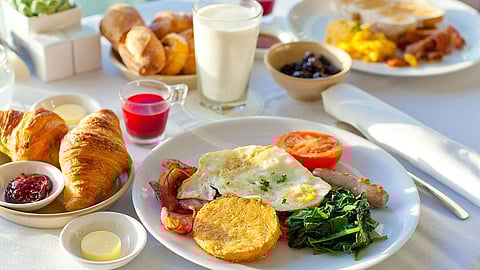 الصحة: 3 أعراض تشير إلى إهمال ابنك في تناول وجبة الإفطار