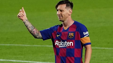 صحفي أرجنتيني يؤكد استمرار ميسي مع برشلونة بهدف الخروج المشرف