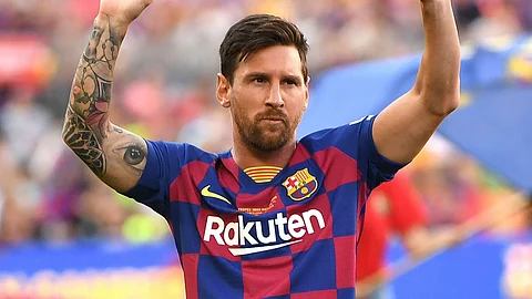 ميسي يدرس الاستمرار مع برشلونة في الموسم الجديد