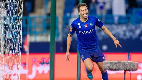 شباب الأهلي يرفض طلب إدواردو بالاحتفال مع الهلال بلقب الدوري
