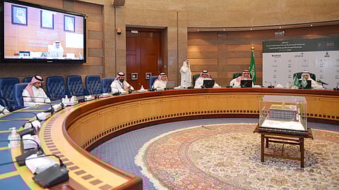 بالصور.. جامعة الملك عبدالعزيز تخصص مقاعد دراسية للأيتام