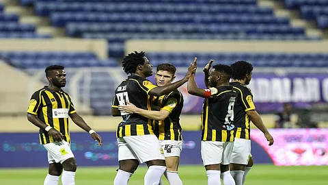 الاتحاد يكرر سيناريو كل موسم بالدوري السعودي ويفلت من الهبوط
