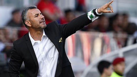 رسميًا.. الوحدة يعلن تعاقده مع المدرب البرتغالي إيفو فييرا