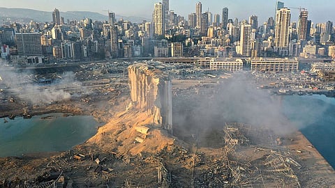 تحقيقات لبنانية موسعة لمعرفة أسباب حريق مرفأ بيروت