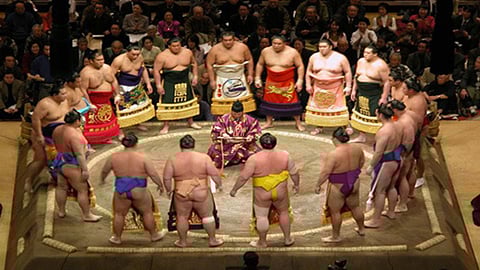 إصابة 19 من مصارعي السومو في اليابان بفيروس كورونا