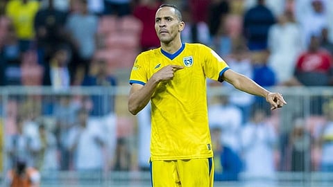 التعاون يوقع مخالصة مالية مع اللاعب البرازيلي بيترولينا