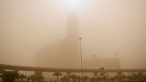 «الصخري»: غبار وأتربة على 4 مناطق.. وقد تؤثر على الرياض وما حولها