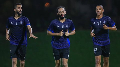 «كورونا» يهدد الزعيم.. إصابات جديدة تضرب الهلال في «فقاعة الدوحة»