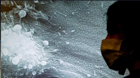 علماء يكتشفون «العامل المحوري» لنقل عدوى كورونا