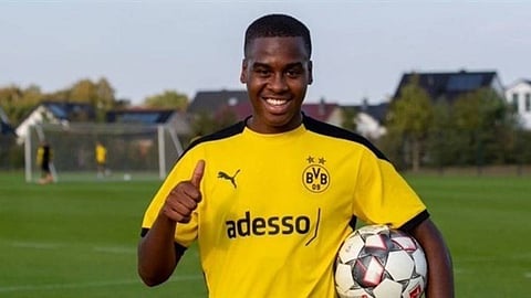 على طريقة سانشو.. دورتموند يتعاقد مع «جوهرة السيتي»