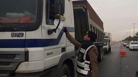 بالإنفوجراف.. تعرف على مواعيد منع دخول الشاحنات بمحافظة جدة