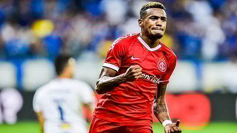 «مرونة كبيرة».. الاتحاد يقترب من التعاقد مع البرازيلي إدينليسون