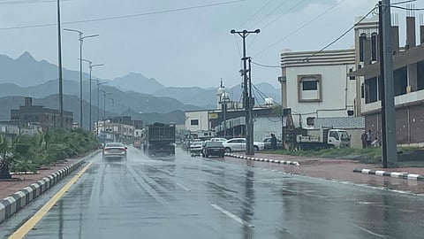 تنبيهات «الأرصاد»: أتربة مثارة على الجوف والحدود الشمالية.. وأمطار رعدية بجازان