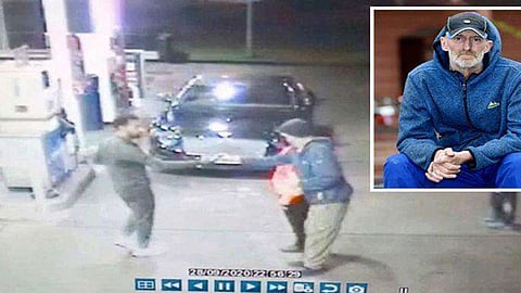 صلاح ينقذ مشردا تعرض للتنمر أمام ملعب «آنفليد»