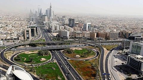 أخبار السعودية اليوم.. وزير الصحة يحدّد شرط توفير لقاح كورونا.. و«الشؤون البلدية» تحدد اشتراطات جديدة لأنشطة الخياطة ومغاسل الملابس