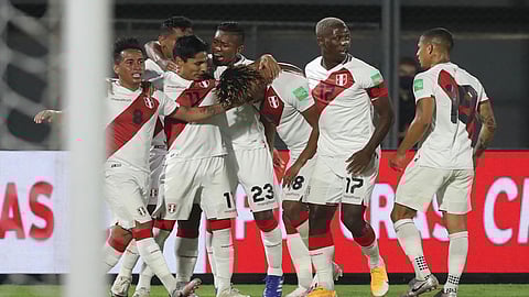 نجم الهلال يُنقذ بيرو من السقوط في فخ باراجواي