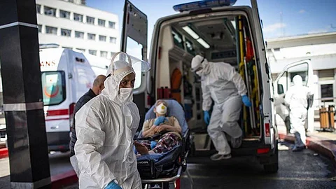 الخطر يعود.. خطط طوارئ لمواجهة موجة كورونا الثانية عالميًا