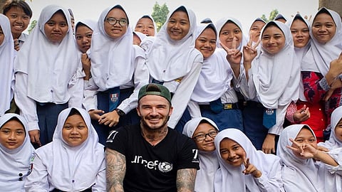 النجم الإنجليزي «بيكهام» يدعم المحجبات في «اليوم العالمي للفتاة»