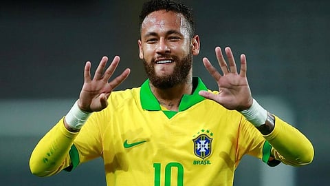 داخل وخارج الملعب.. كيف احتفل نيمار بتحطيم رقم رونالدو مع البرازيل؟