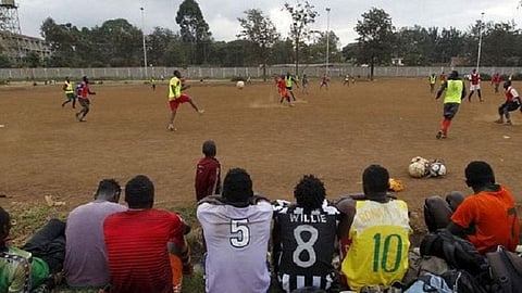 ضربوه حتى الموت.. خطأ دفاعي يؤدي إلى مقتل لاعب أوغندي