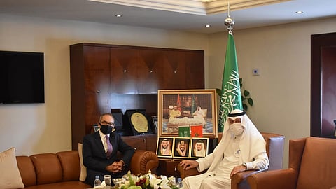 سفير المملكة لدى المغرب ونظيره البريطاني يبحثان العلاقات المشتركة