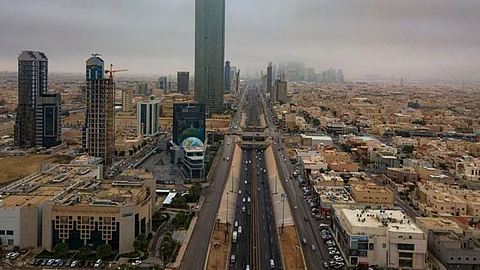 «الحصيني» يتوقع استقرارًا عامًا بالأجواء لـ7 أيام قادمة.. ويقدم نصيحة