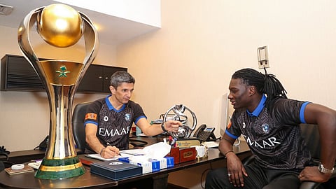 جوميز يكشف عن تفاصيل اجتماعه مع المدرب لوشيسكو