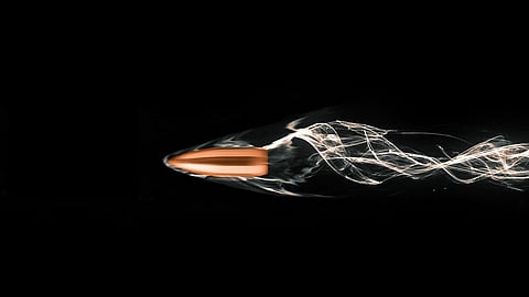 ومن اللهو ما قتل.. طفلة 3 سنوات تقتل والدها برصاصة طائشة