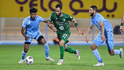 الأهلي يهزم الباطن.. ويقتنص أول 3 نقاط بفضل المؤشر