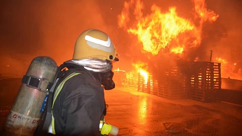 بالصور.. مدني الرياض يكشف آخر تطورات حريق «الصناعية الثانية»