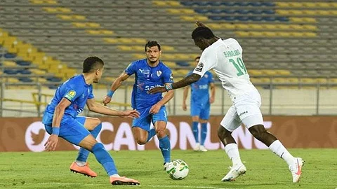 إصابة 8 لاعبين بكورونا.. حسم مصير مواجهة الزمالك والرجاء المغربي بدوري أبطال إفريقيا