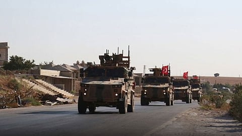 تركيا تسحب عشرات الآليات العسكرية من سوريا