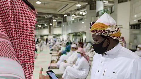 بالصور.. شؤون الحرمين تقيس رضا المصلين عن الخدمات المقدمة