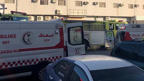 الهلال الأحمر يباشر حريقًا في عمارة سكنية أسفر عن 16 إصابة بالرياض