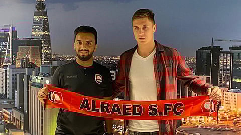 الرائد يتعاقد مع «نيكوليتش» قادمًا من بارتيزان الصربي لموسمين