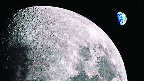 لأول مرة.. «ناسا» تؤكد وجود ماء على سطح القمر