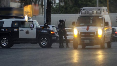 القبض على مواطِنين لاعتدائهم على متجر تموينات تحت تهديد السلاح بالرياض