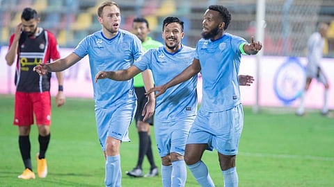 الباطن يقلب الطاولة على الرائد وينتزع الفوز الأول في دوري المحترفين