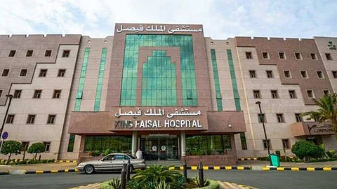 «فيصل التخصصي» تنبه لسرطان الثدي عند الرجال.. وتوجه نصيحة